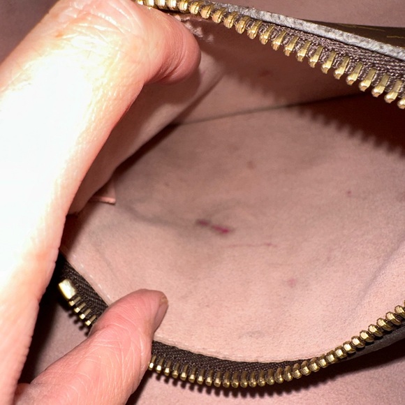 Louis Vuitton Neonoe - Picture 5 of 15